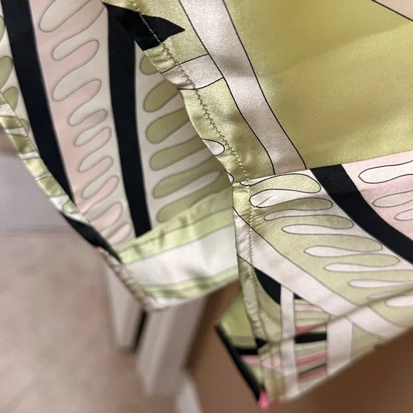 ICONIC Kasper Multicolor Abstract Silk Blouse - Picture 11 of 11